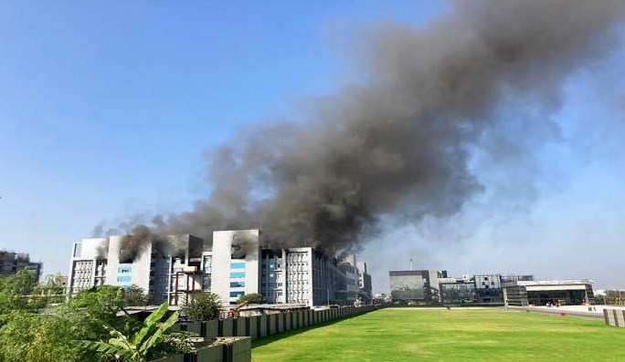Serum Institute fire: Vaccine major to pay Rs 25 lakh compensation to families, CM Uddhav to visit today